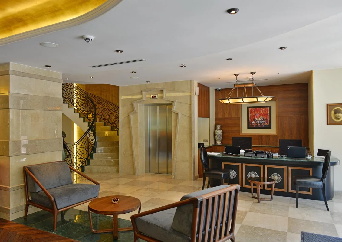 Mona Hotel
