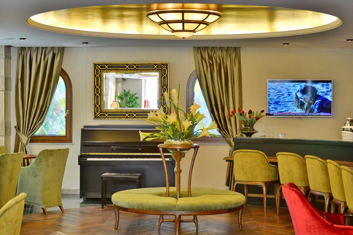 Mona Hotel