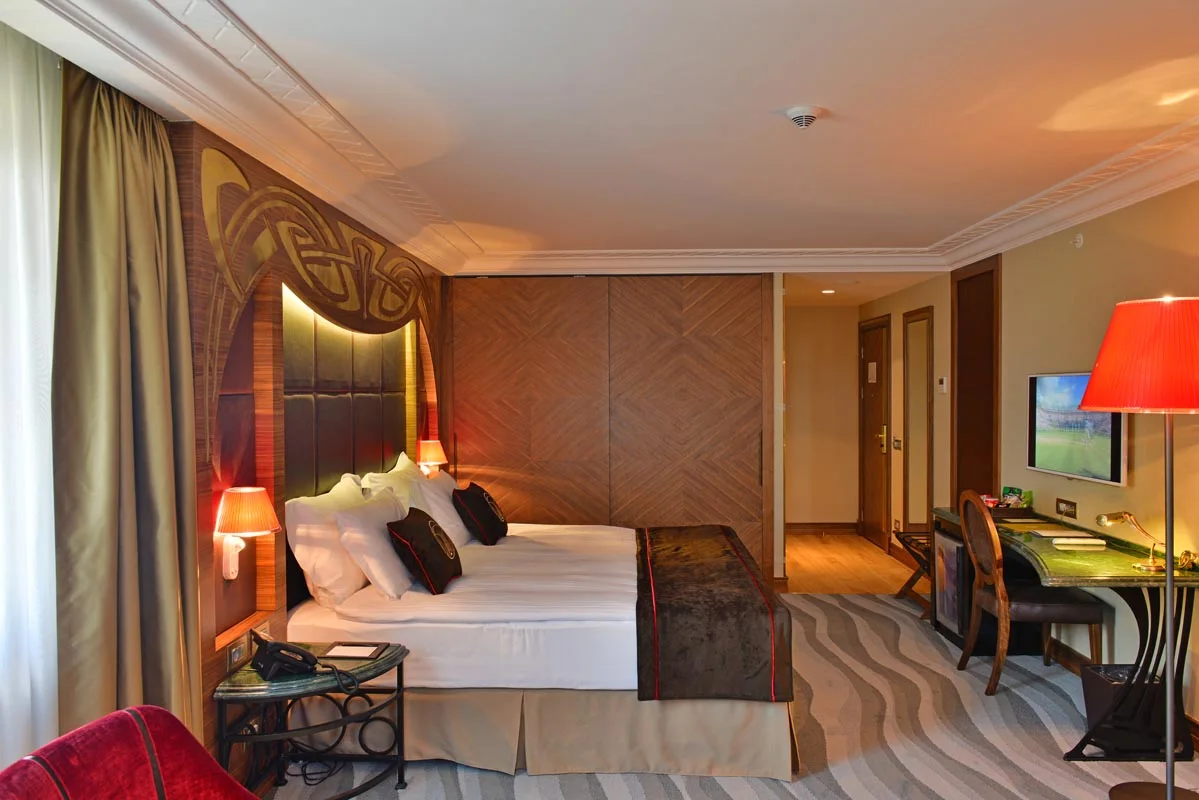 Mona Hotel