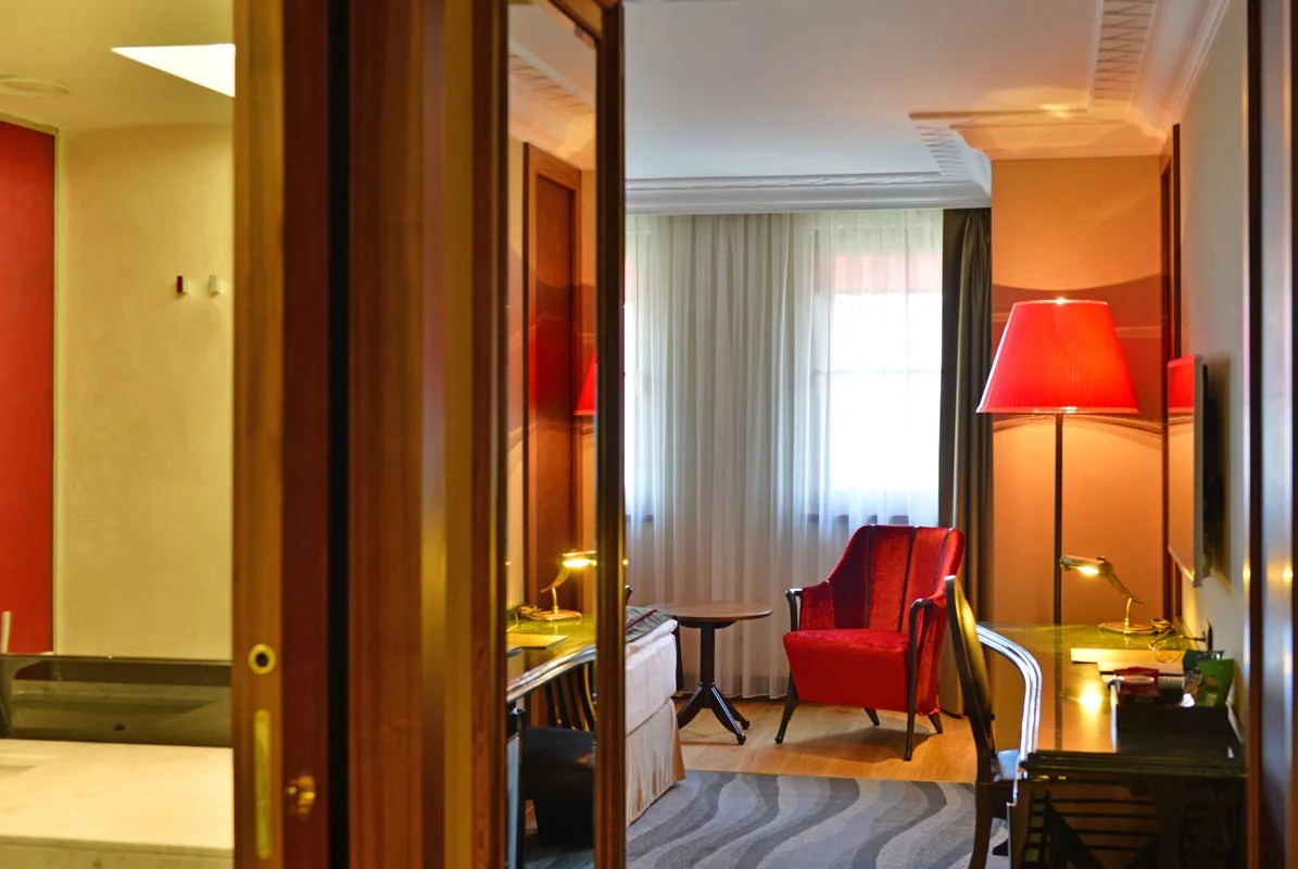 Mona Hotel